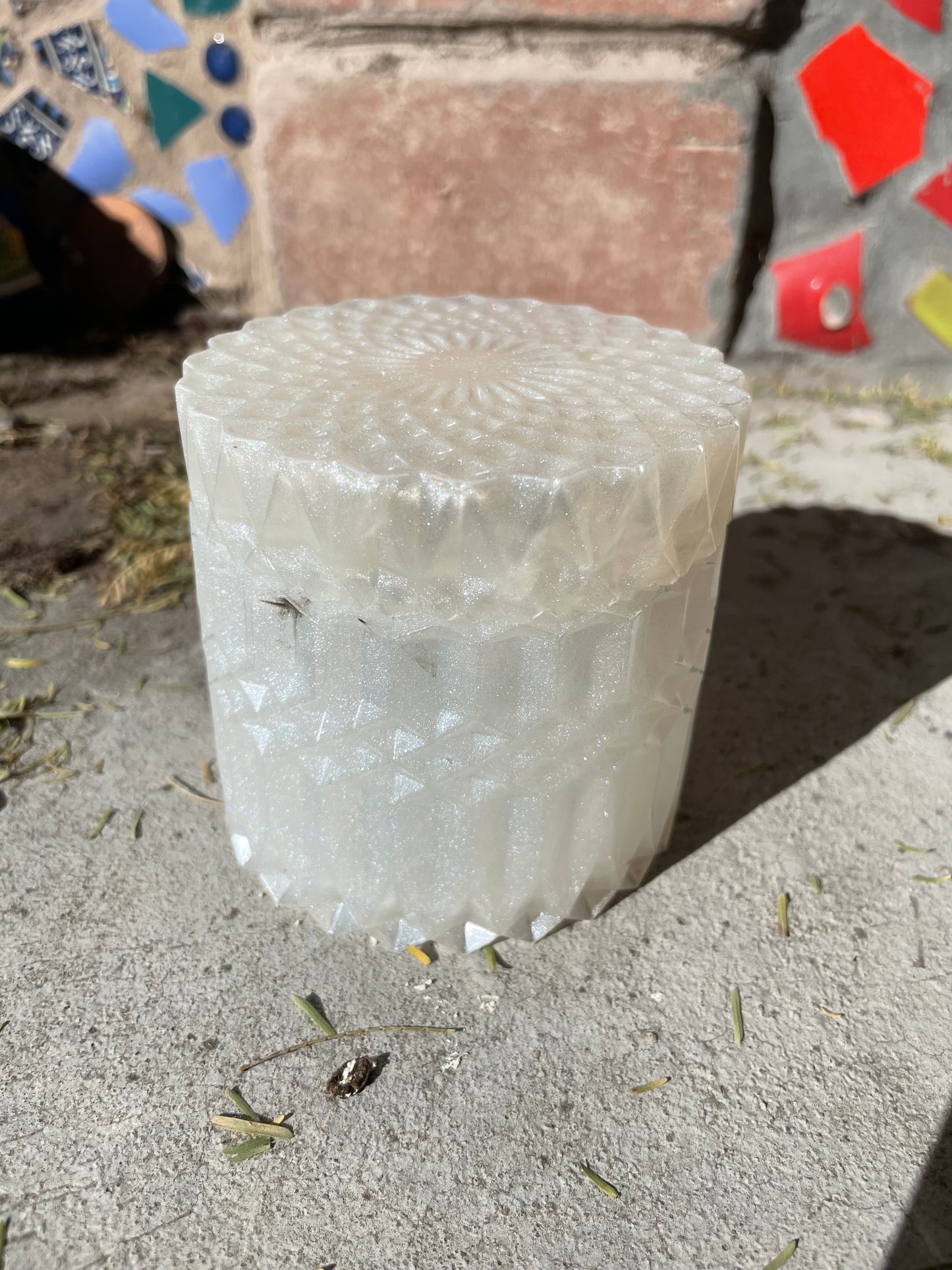 B-grade White Sparkle Faceted Box